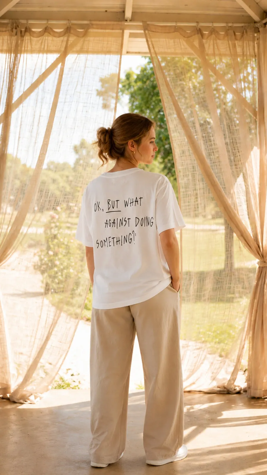 Doing Something Tee in Bright White von Twenty