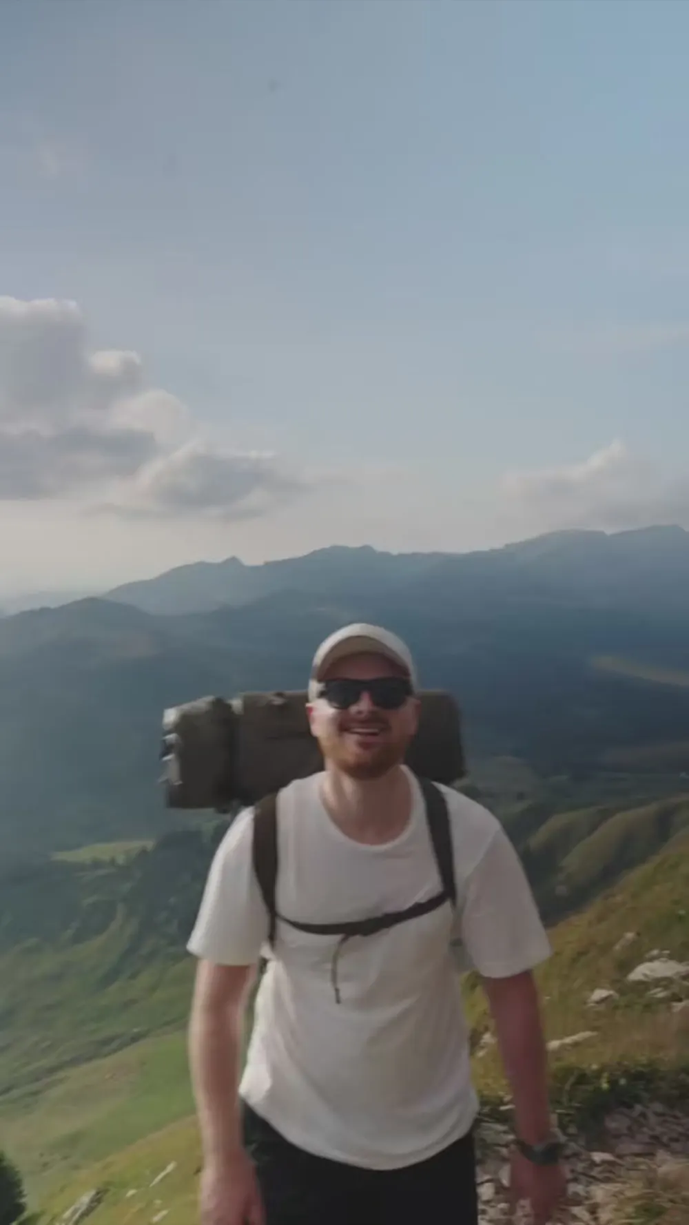 Wanderer mit Rucksack bei den Twenty Hike Days